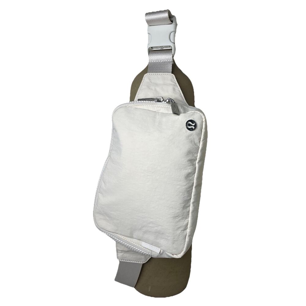 Lululemon Athletica Everywhere Belt Bag Bone Off White Crossbody Tote Fanny Pack